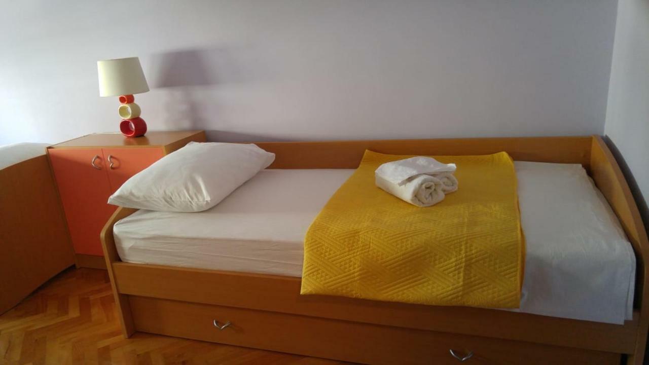 Two Bedroom Near And Center Apartament Split