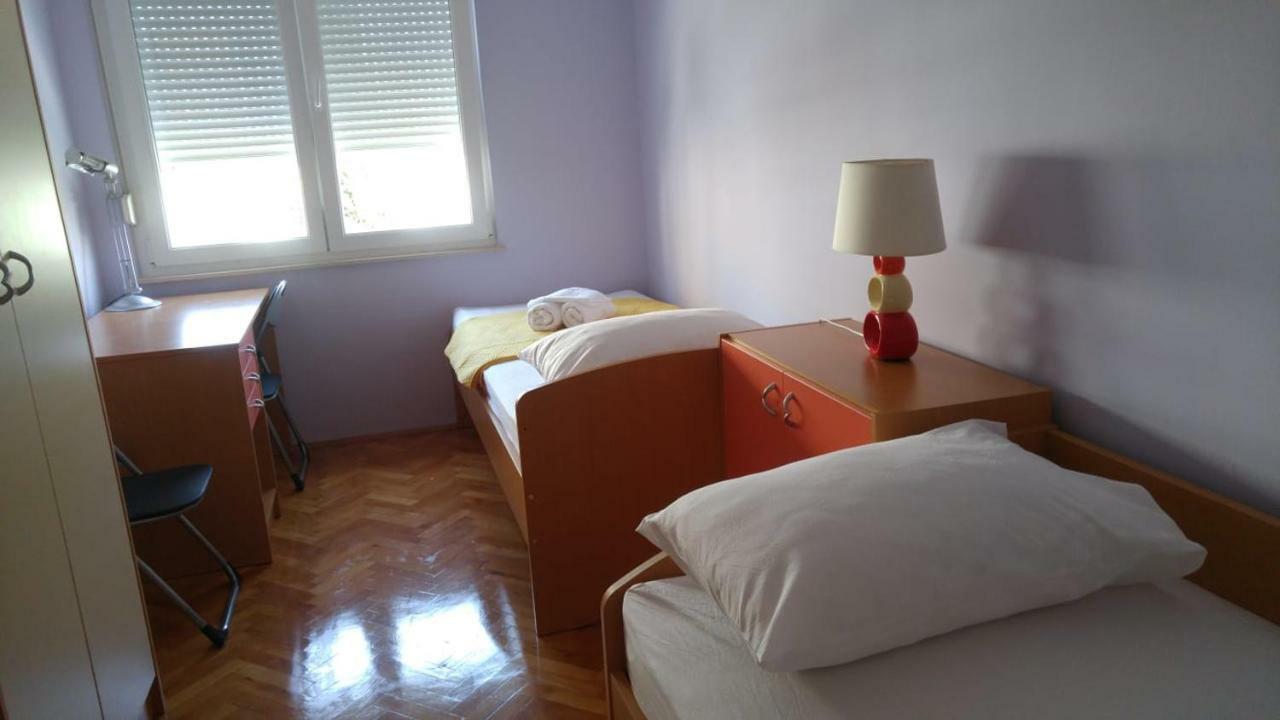 Two Bedroom Near And Center Split